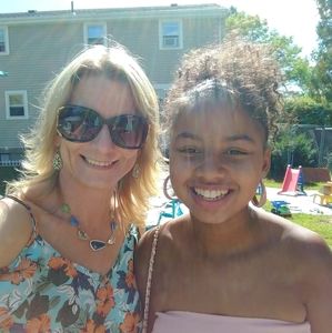 Meet your Posher, Crystal